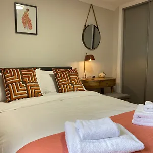 Private Main Door Lovely 2 Bedroom Appartement