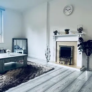 Apartment Superb 2 Bedroom With Free Parking, Edinburgh